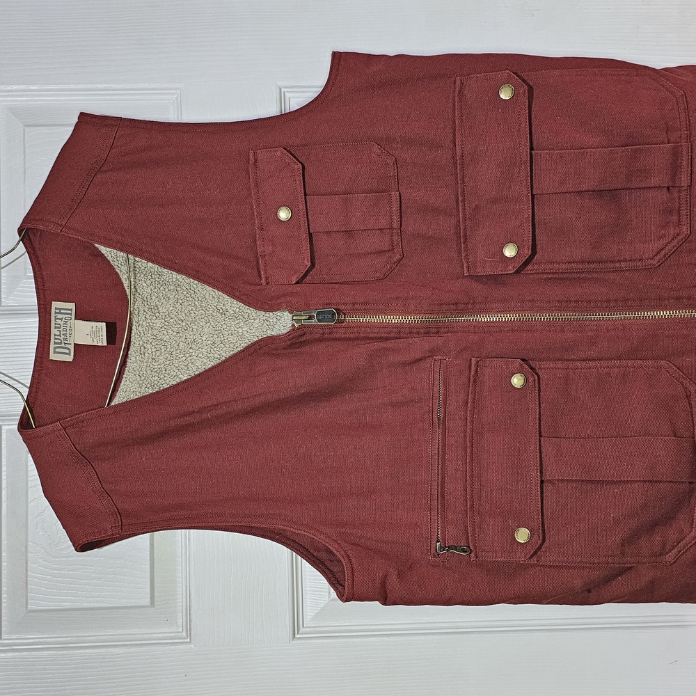 Duluth Trading Co Burgundy Utility Vest